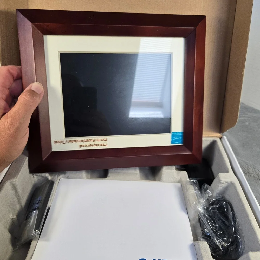 Philips 8 Inch Digital Photo Frame Mahogany Wood LCD SPF3482/G7 New